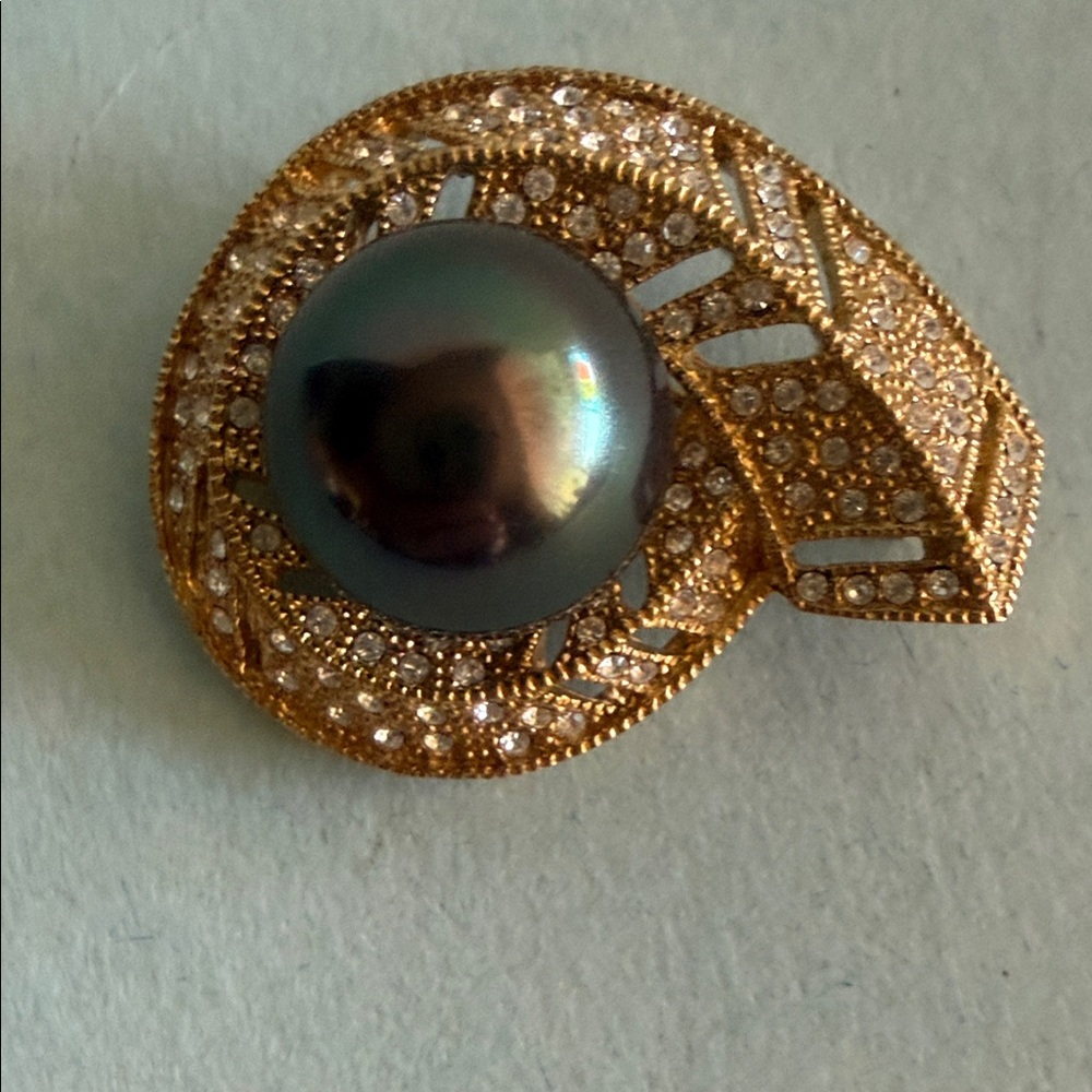 Elegant Gold plated over Sterling Silver with created Black Pearl Brooch